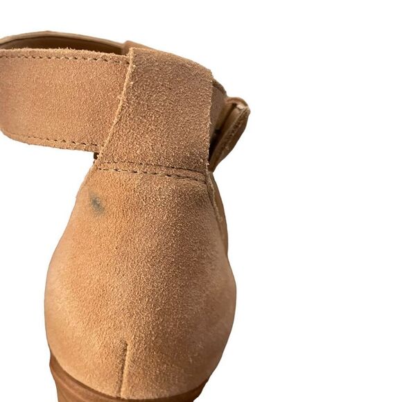 Marc Fisher Vixen Cutout Suede Sandals Size 8 - Picture 6 of 9